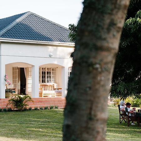 엔테베 The Guinea Fowl B&B 외부 사진