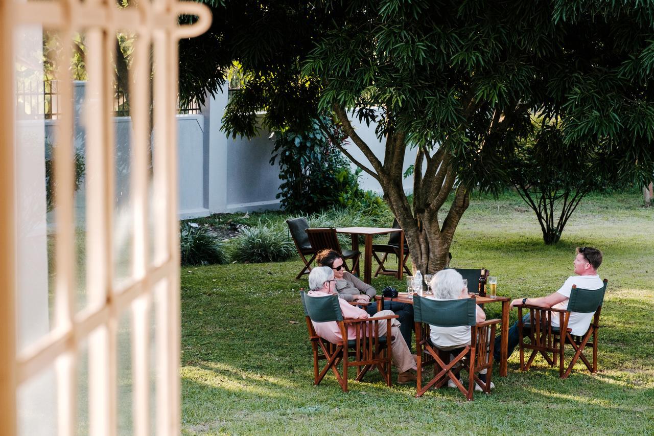 엔테베 The Guinea Fowl B&B 외부 사진